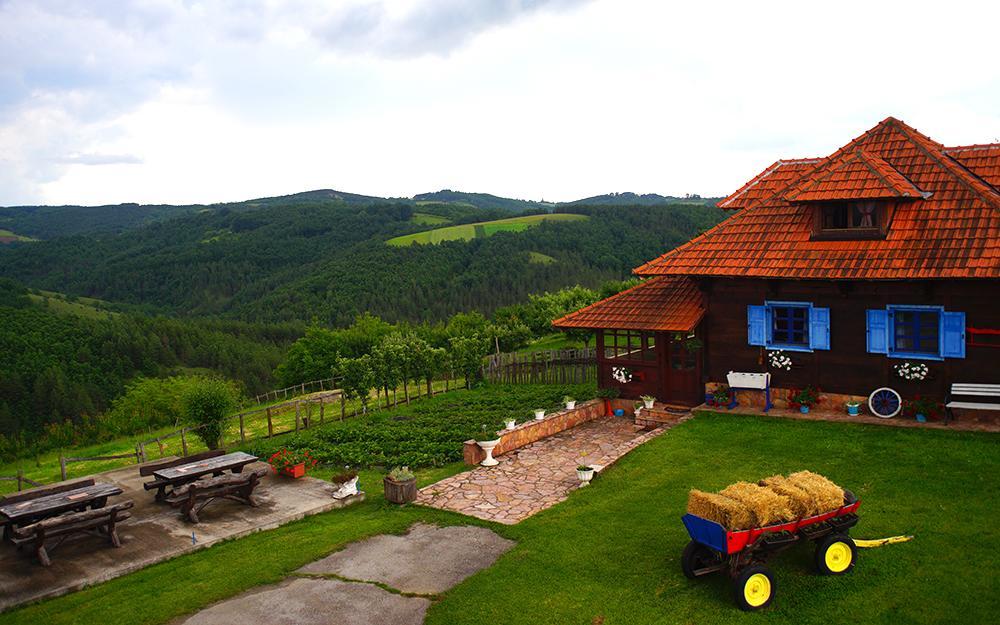 Etno Selo Rajski Konaci Leusici Exteriör bild